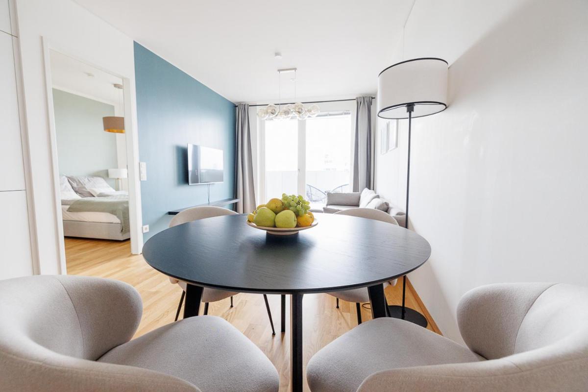 Lovely Apartment In Marina Tower - 10Min To City Center Vienna Esterno foto