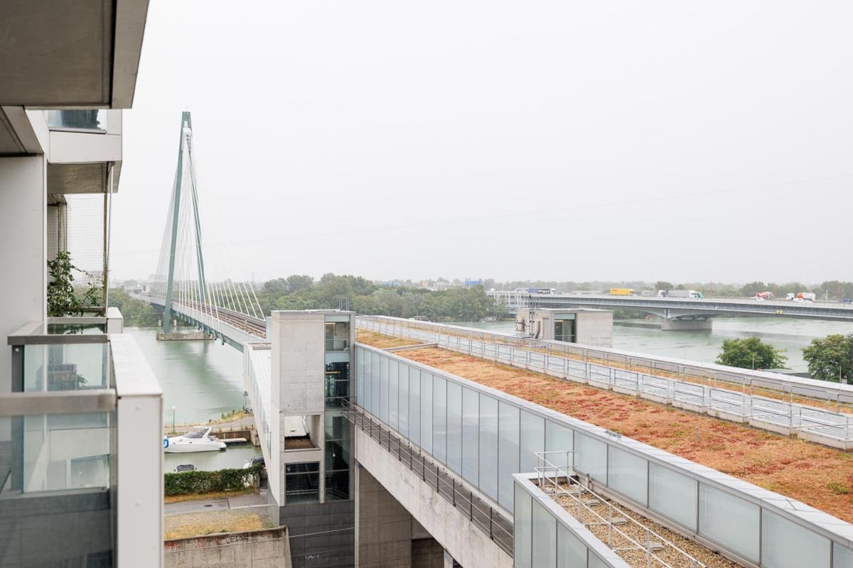 Lovely Apartment In Marina Tower - 10Min To City Center Vienna Esterno foto