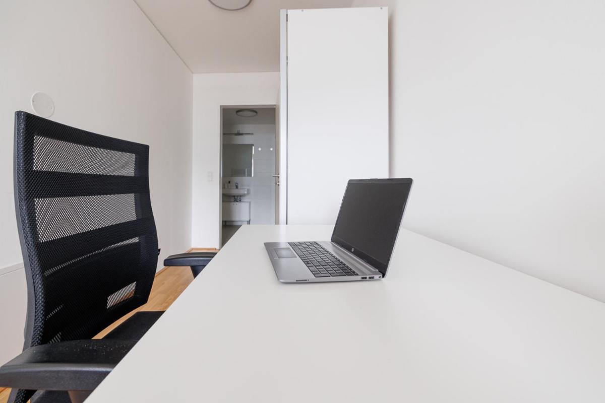 Lovely Apartment In Marina Tower - 10Min To City Center Vienna Esterno foto
