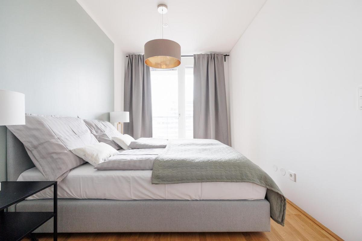 Lovely Apartment In Marina Tower - 10Min To City Center Vienna Esterno foto