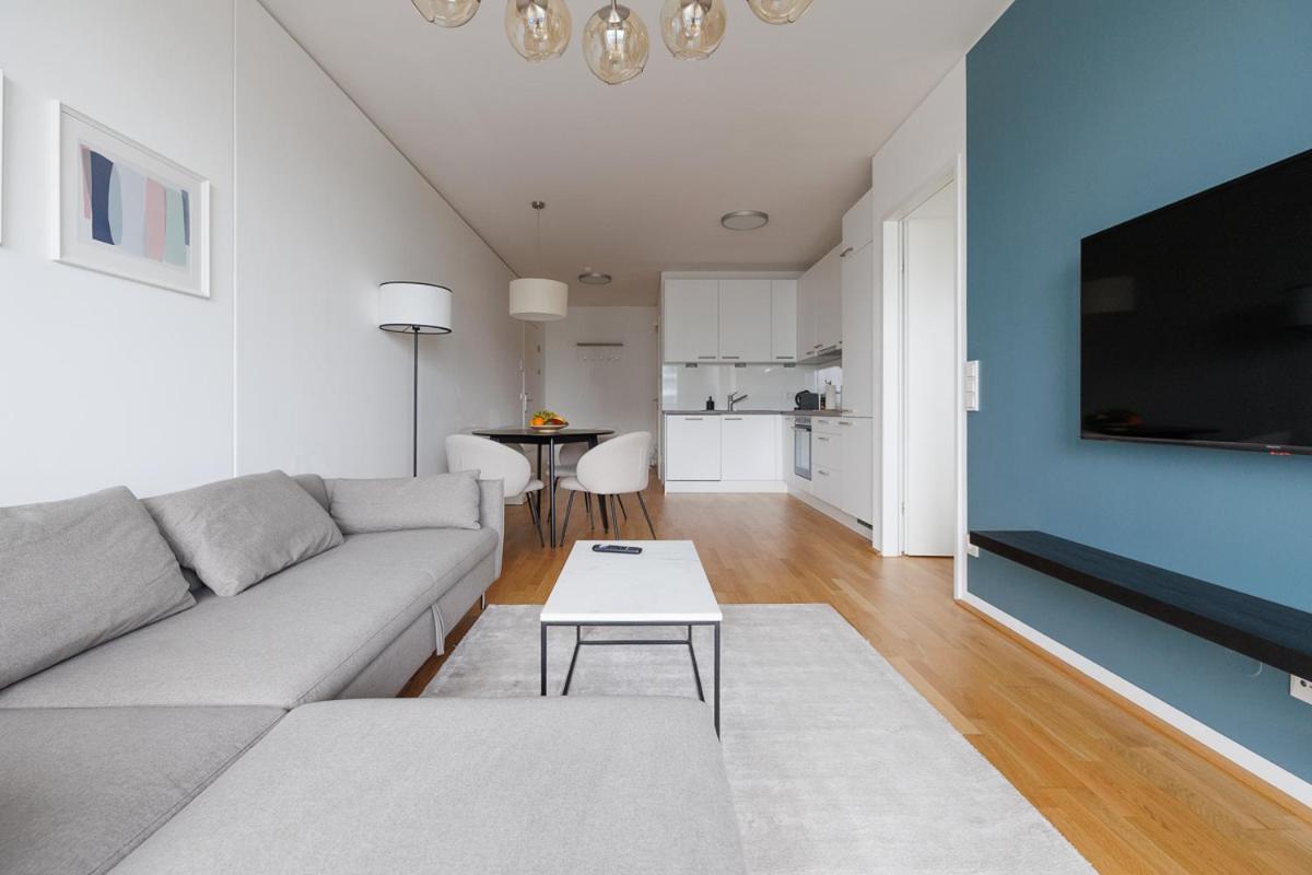 Lovely Apartment In Marina Tower - 10Min To City Center Vienna Esterno foto