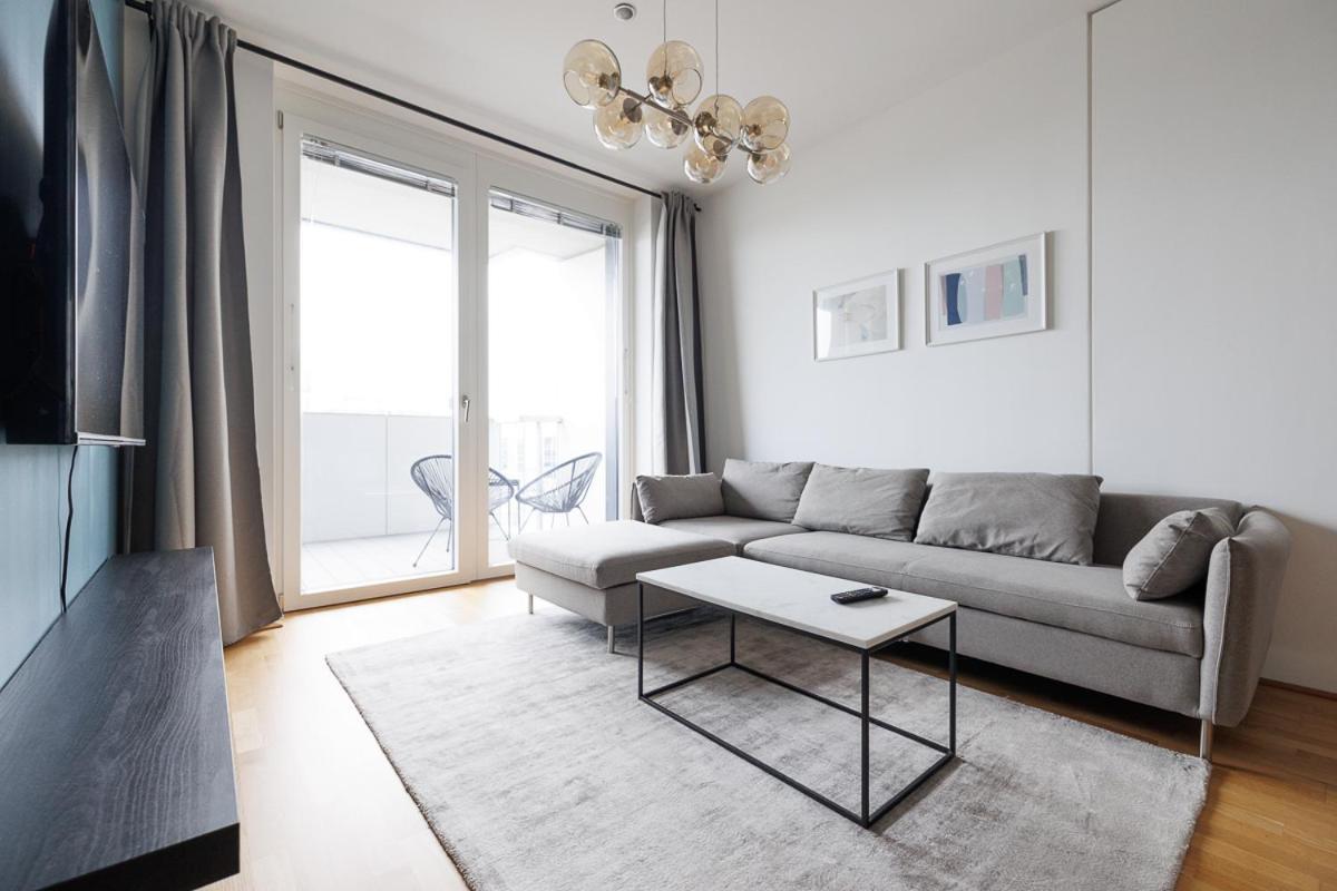 Lovely Apartment In Marina Tower - 10Min To City Center Vienna Esterno foto