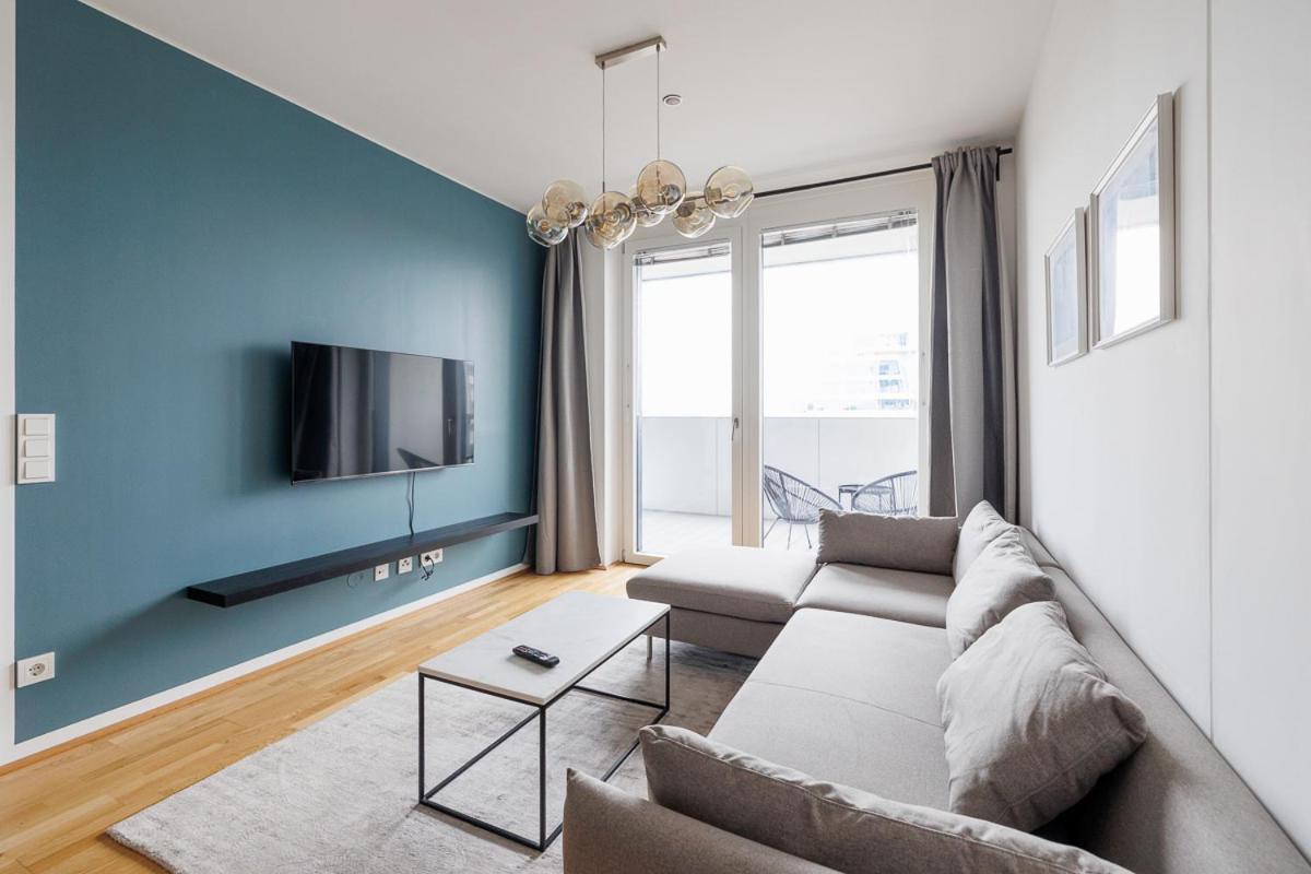 Lovely Apartment In Marina Tower - 10Min To City Center Vienna Esterno foto